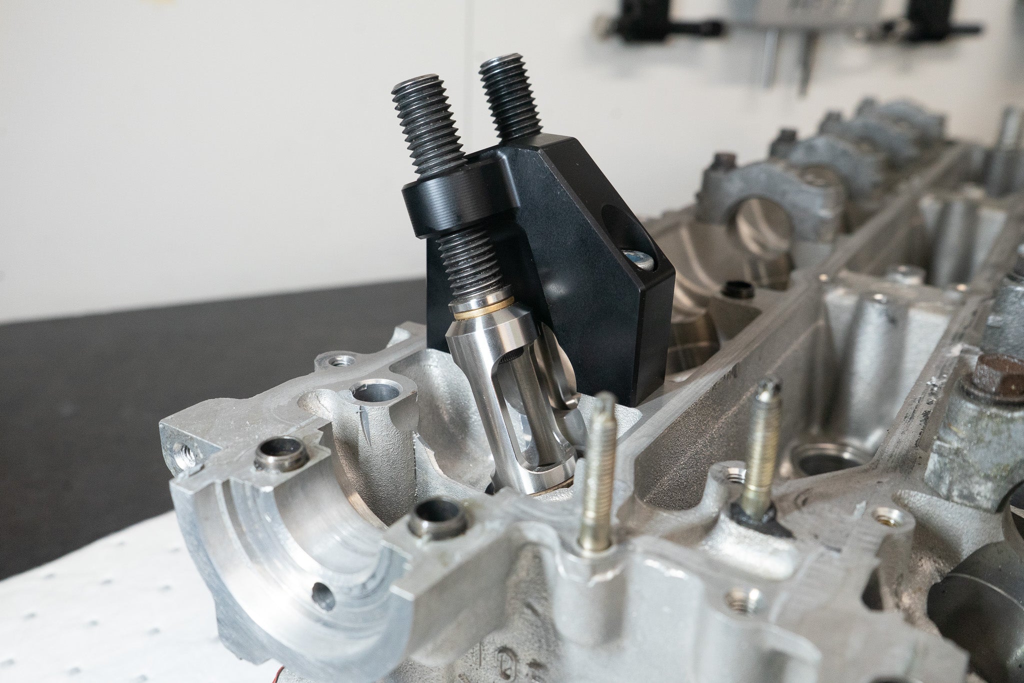 HRB Toyota 1JZ 2JZ JZ In Car valve spring tool - on cylinder head