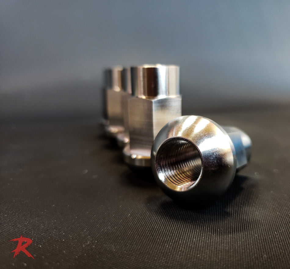 R13 Ball Seat Lug Nuts