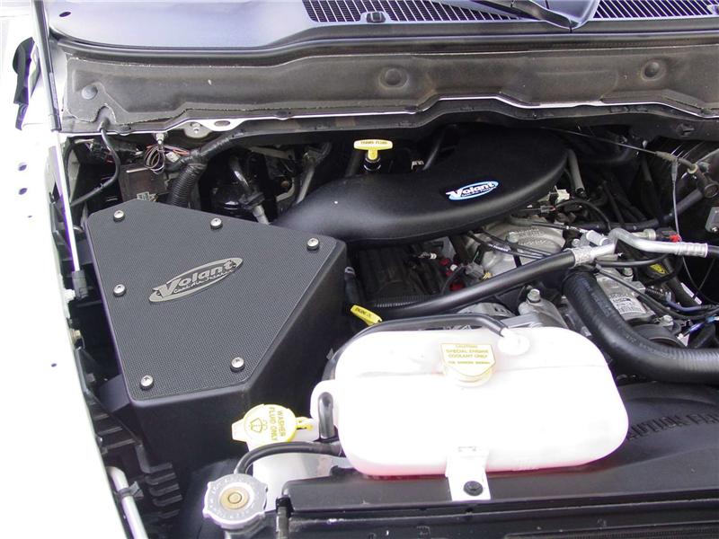 Volant 02-06 Dodge Ram 1500 / 2500 5.9L V8 Pro5 Closed Box Air Intake System