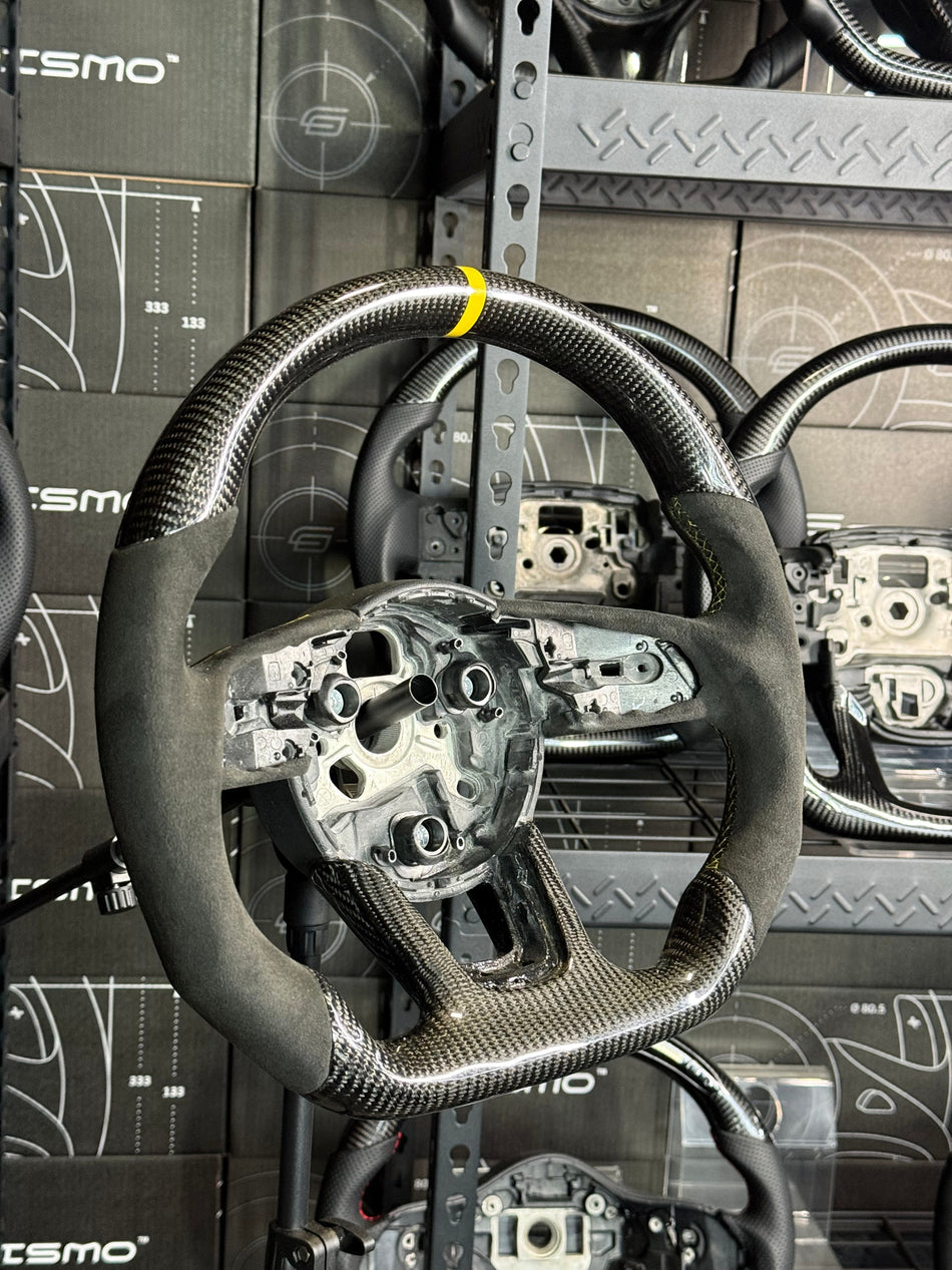 [Media/Test] Audi (B9 Wheel) - Sport - Gloss Carbon - Alcantara - Yellow Stitching - Yellow Stripe